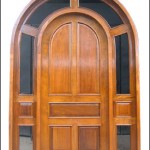 Современная входная деревянная дверь