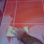 Как замазывать швы плитки?